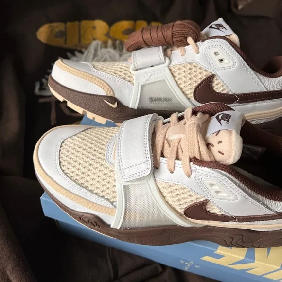 Nike Zoom Field Jaxx Travis Scott light chocolate limited drop - Picture 2 of 6